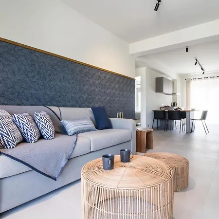 Blue Symphony Suites&apartments *