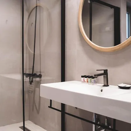 Blue Symphony And Nikiana