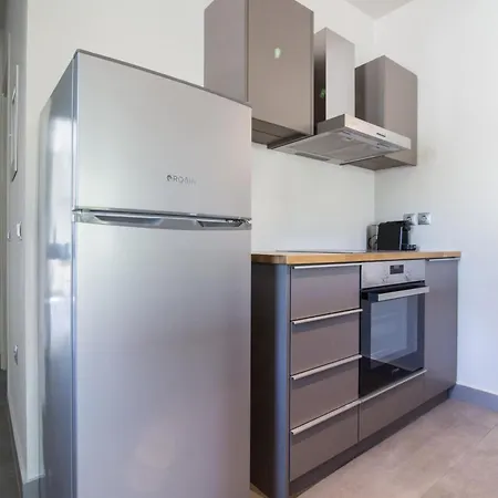 Blue Symphony And Apartamento Nikiana