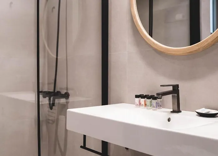 Blue Symphony And Nikiana