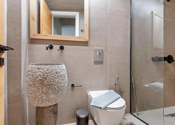 Blue Symphony And Lägenhet